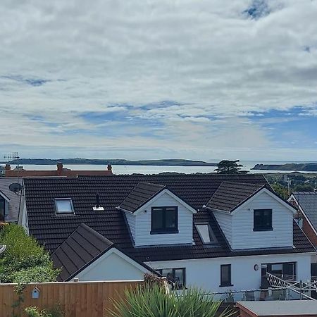 Sea Crest, Beautiful Home In Tenby With Sea Views Buitenkant foto