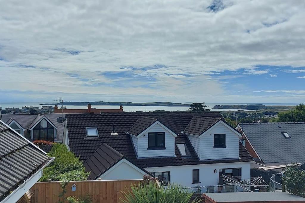 Sea Crest, Beautiful Home In Tenby With Sea Views Buitenkant foto