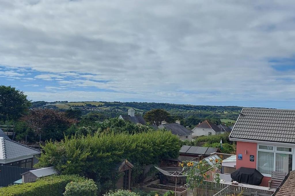 Sea Crest, Beautiful Home In Tenby With Sea Views Buitenkant foto